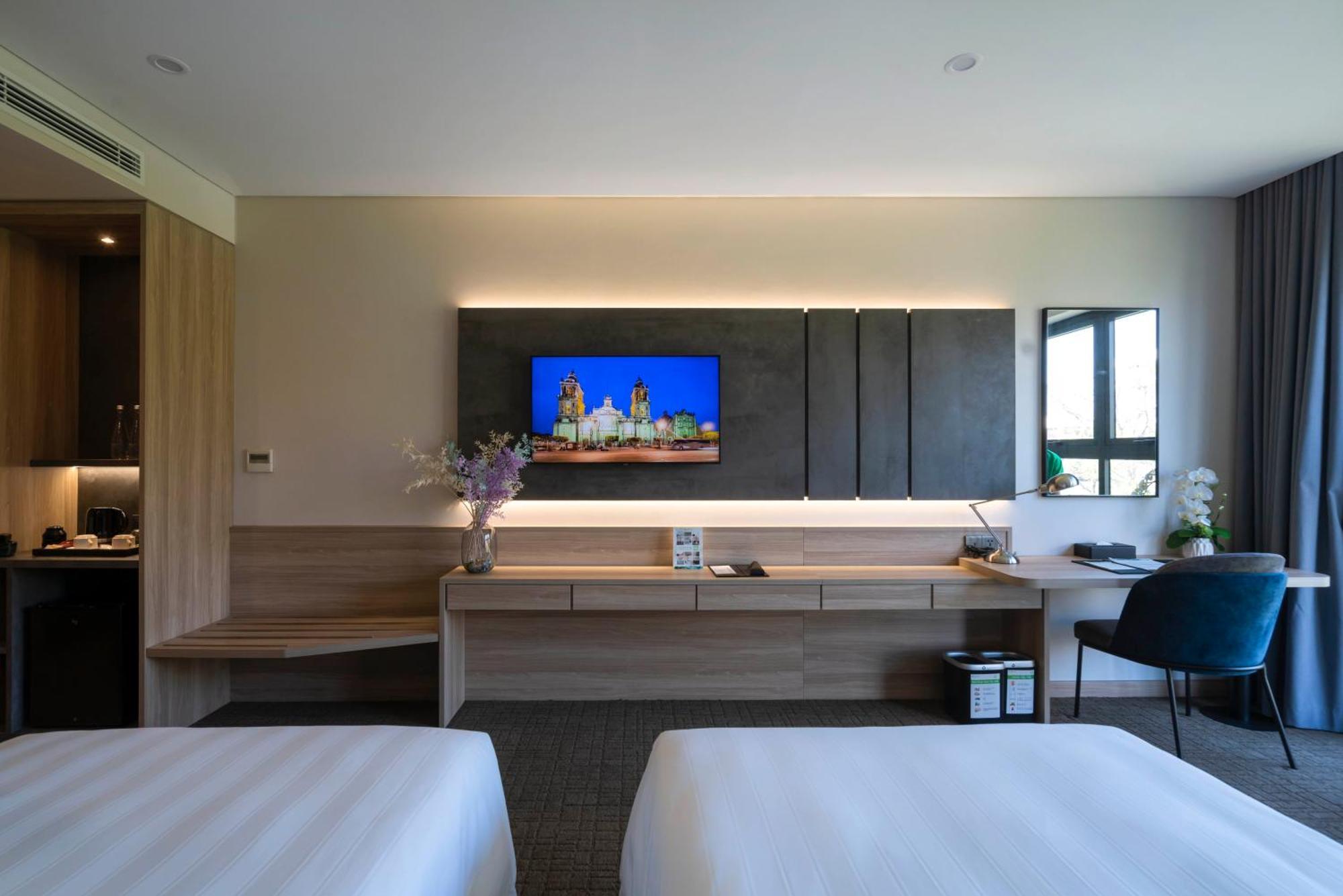 ホテル Wyndham Garden Legend Halong ハロン エクステリア 写真