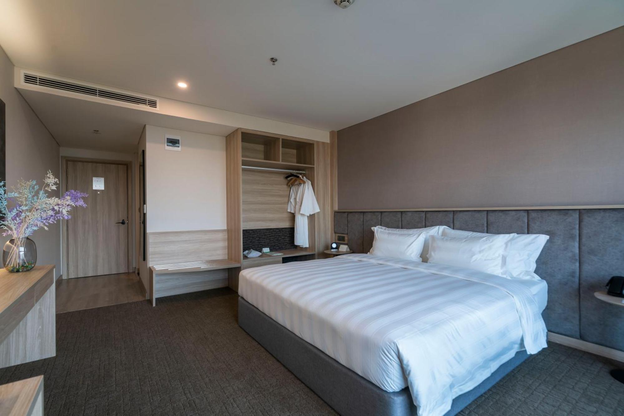 ホテル Wyndham Garden Legend Halong ハロン エクステリア 写真
