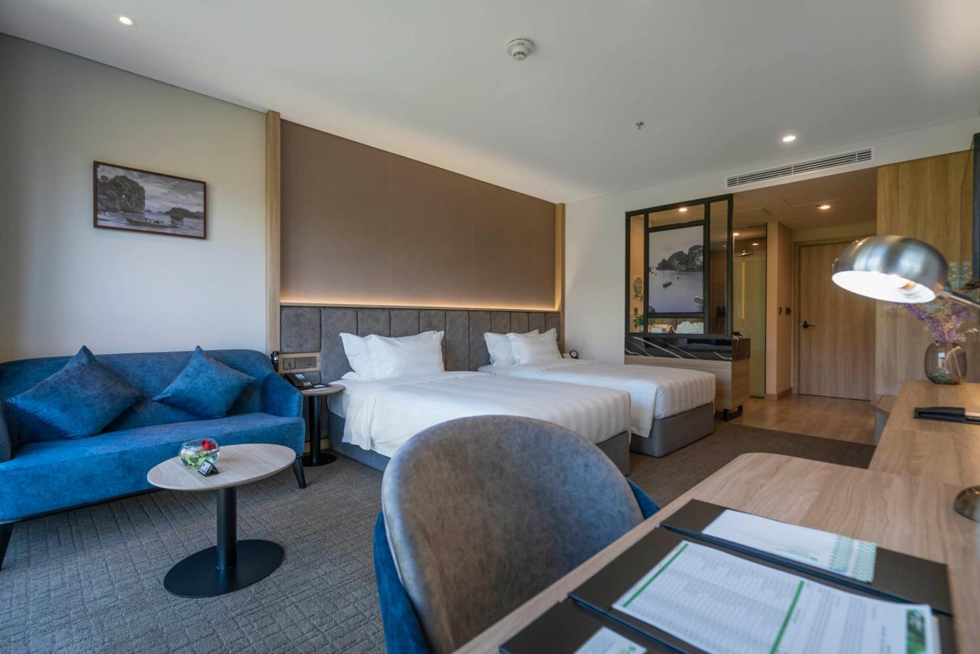 ホテル Wyndham Garden Legend Halong ハロン エクステリア 写真