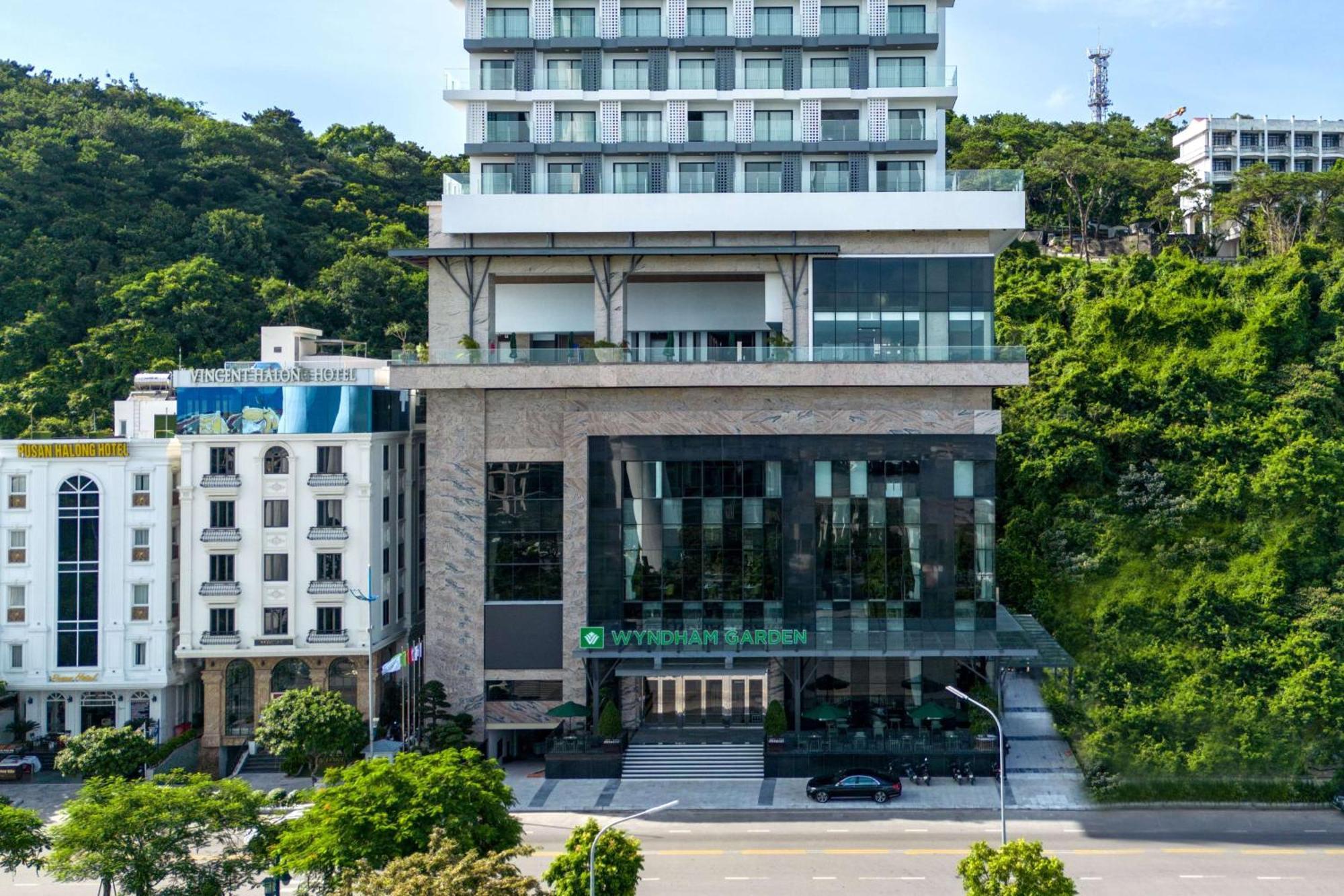 ホテル Wyndham Garden Legend Halong ハロン エクステリア 写真